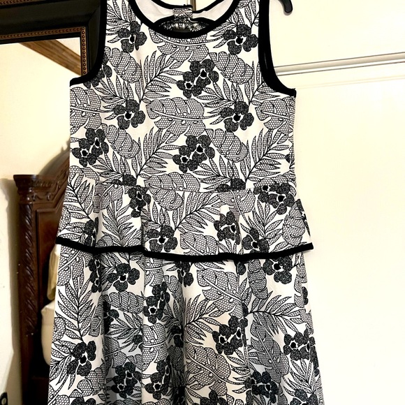 Janie and Jack - Picture 1 of 2